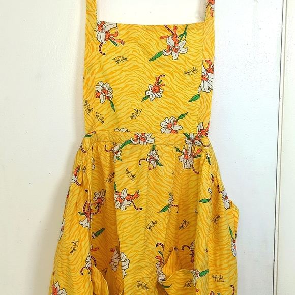 Vintage Accessories - EUC Vintage "Tiger Lilies" Cute Apron